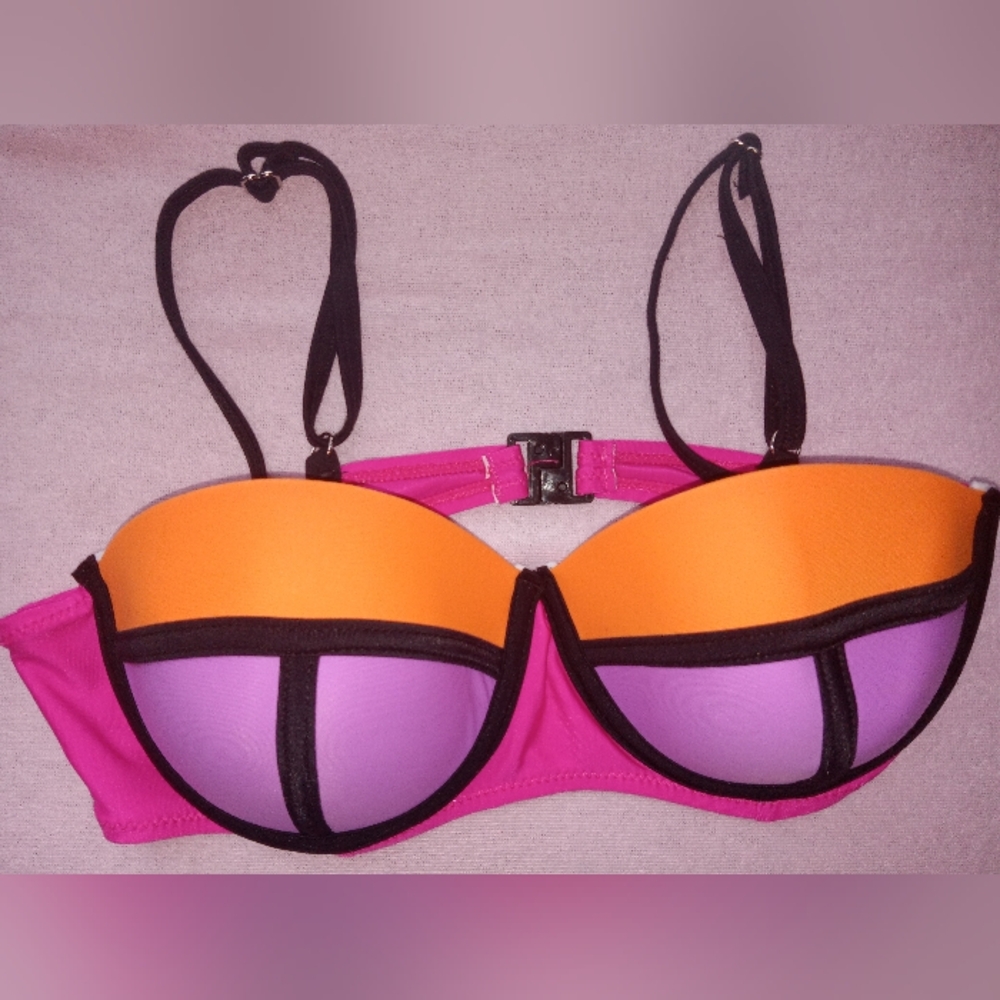 NWOT VS Bikini Top